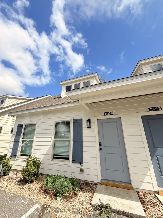 Photo - 1323 N. Bronough St.