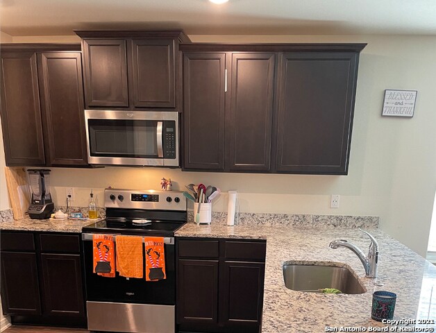 Foto del edificio - 10942 Monterey Pike