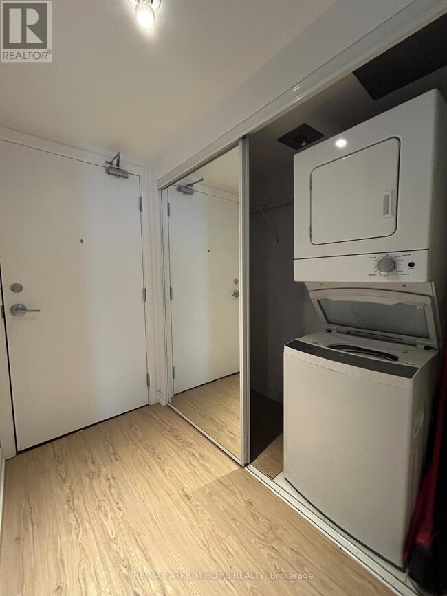 Building Photo - 85 Wood St