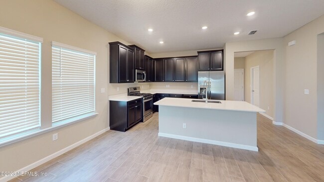 Foto del edificio - 3965 Cloverdale Ct