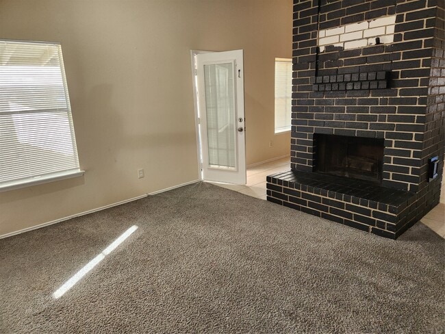 Building Photo - 3036 Walnut Springs Dr