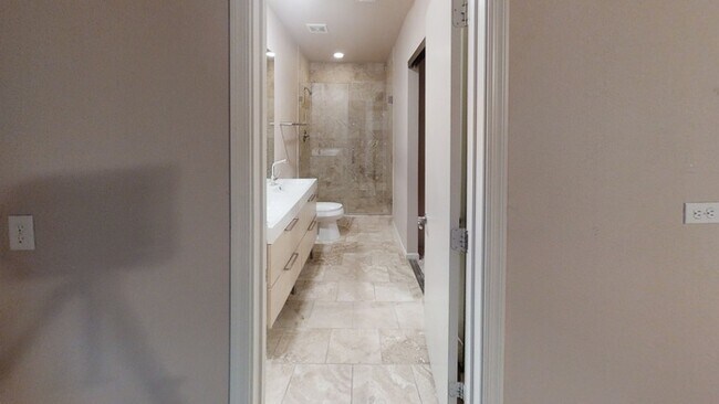 Foto del edificio - 8308 E Highland Ave