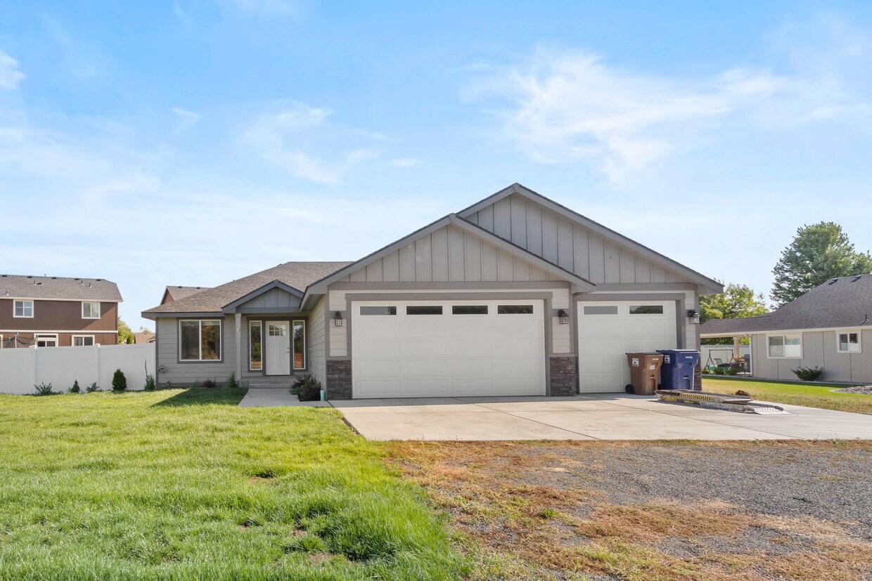 Foto principal - 7702 N Five Mile Rd