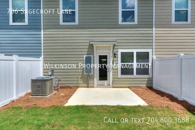 Foto del edificio - 706 Sagecroft Ln