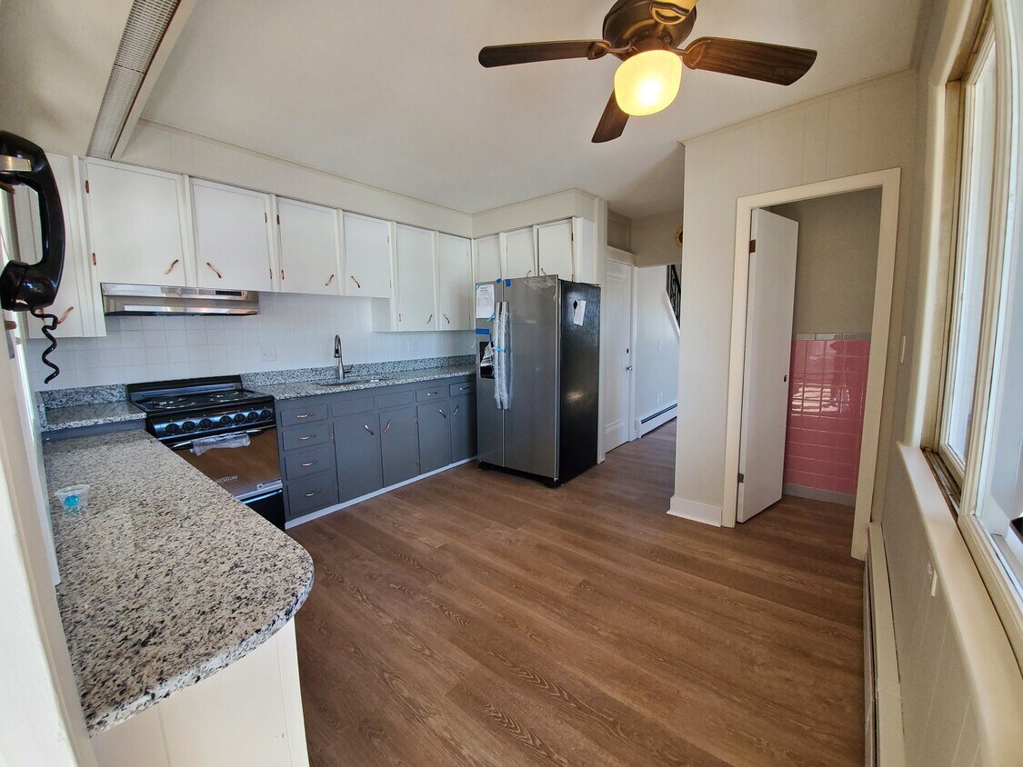 Newly updated kitchen - 12 Villa St