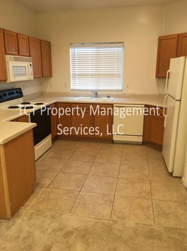 Building Photo - Cozy 3 bed/2 bath in Phoenix