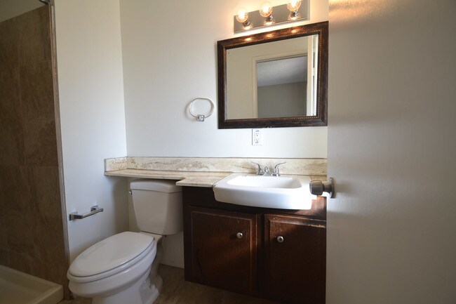 Building Photo - 1709 Gilda Cir