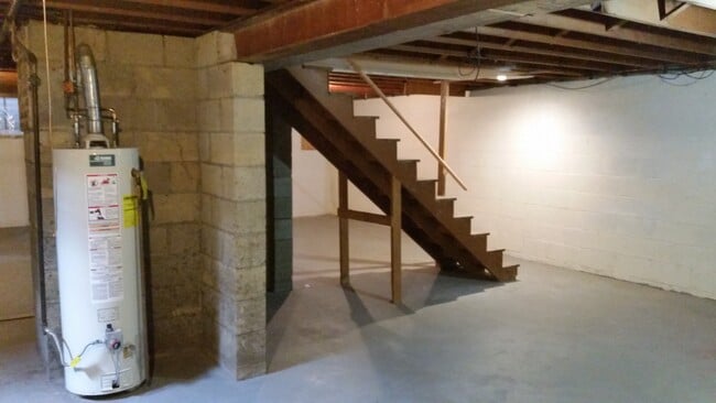 Full, dry basement - 57 Sunnyside Ln