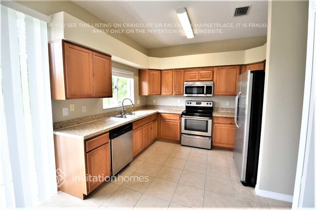 Building Photo - 30508 Midtown Ct