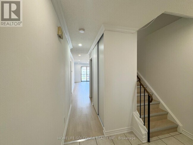 Building Photo - 12 Grenbeck Dr