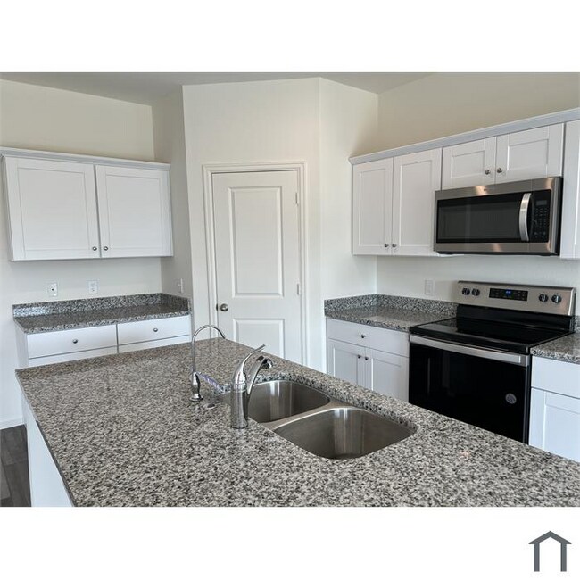 Foto del edificio - 1073 Long Bay Ct