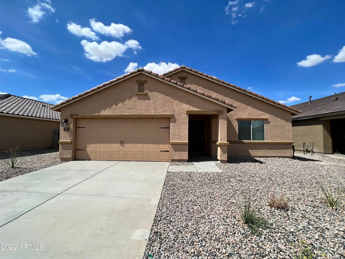 Primary Photo - 1528 E Saladino Dr