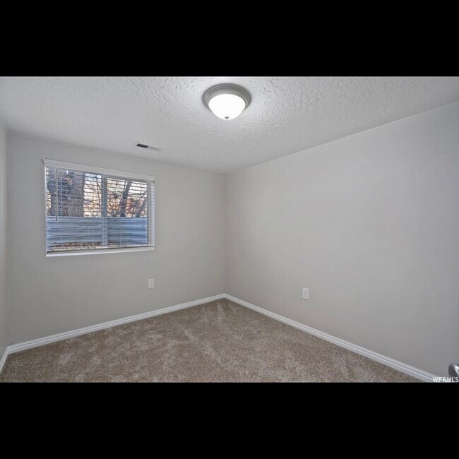 Foto del edificio - 115 S 200 E