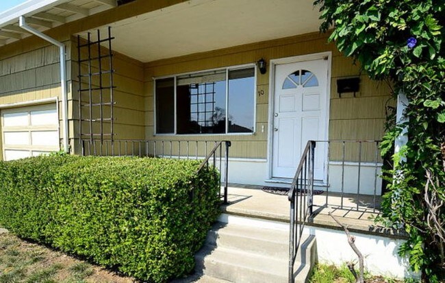 Foto del edificio - NEW LISTING!Charm. 3BR/1.5 Home,Hdwd Flrs,...
