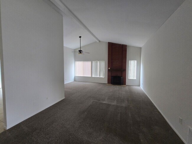Foto del edificio - Cul-De-Sac: 4 Bedroom 2 Bath Home,