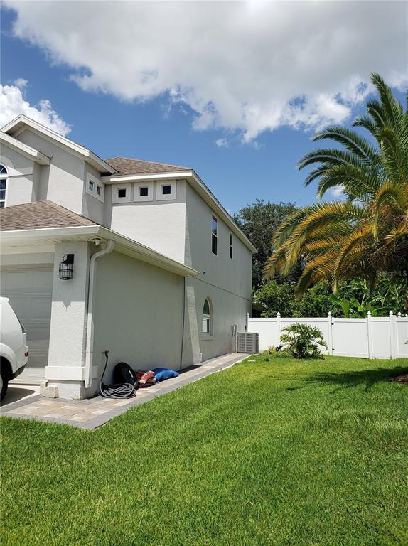 Foto del edificio - 12212 Holly Jane Ct
