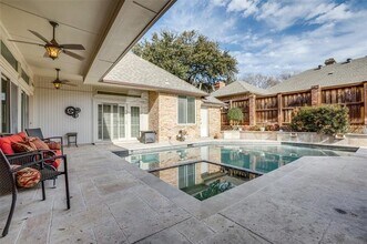 Building Photo - 5604 Covehaven Dr