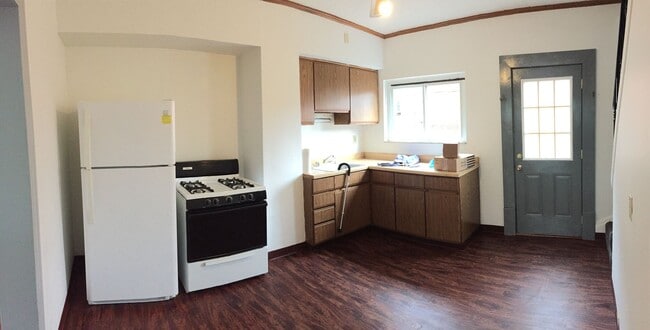 Building Photo - 1 Bedroom House with Small Office