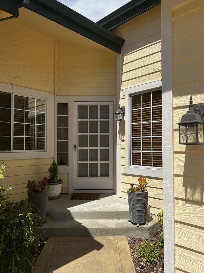Foto del edificio - 1367 Shell Ln