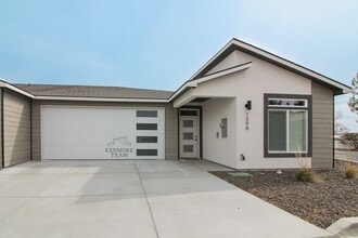 Building Photo - 1398 Kalani Ct