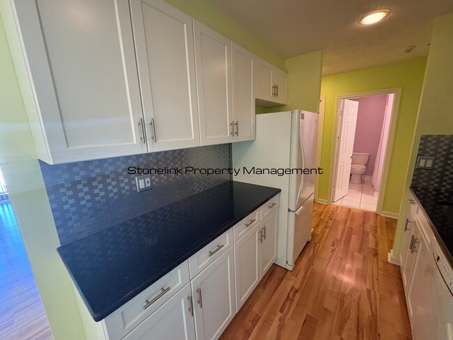 Foto del edificio - Newly Renovated Condo For Rent in North At...
