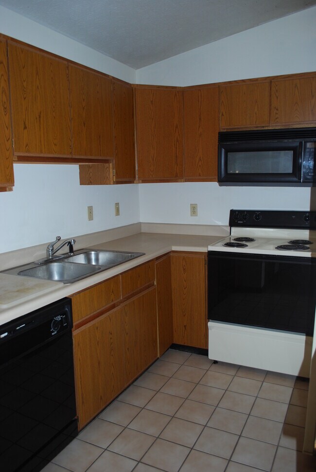 120 Twyckenham Blvd Unit 13, Lafayette, IN 47909 Apartments in