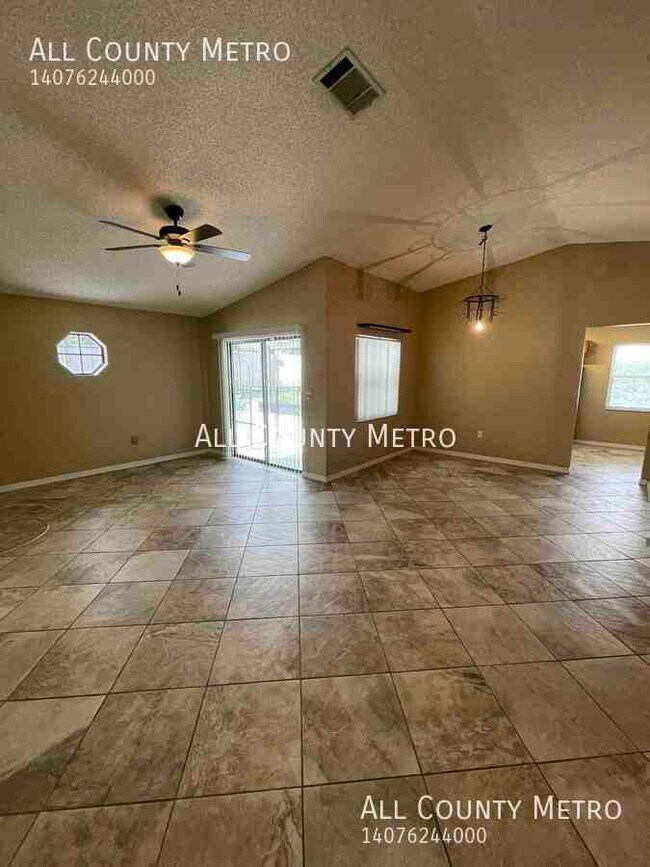 Building Photo - 2933 Theresa Dr