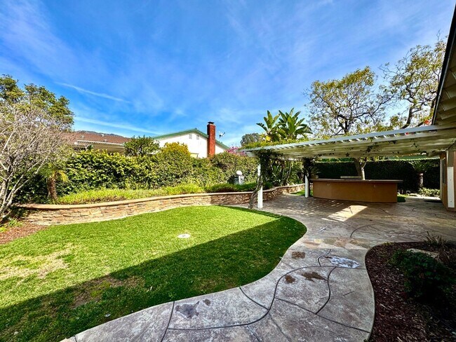 Foto del edificio - COMING SOON- North Claremont Home