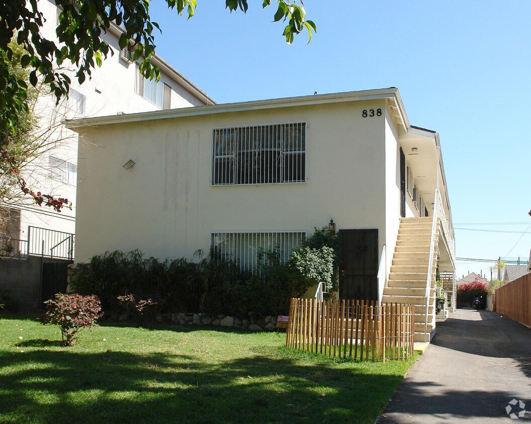 Foto del edificio - 838 N Mariposa Ave