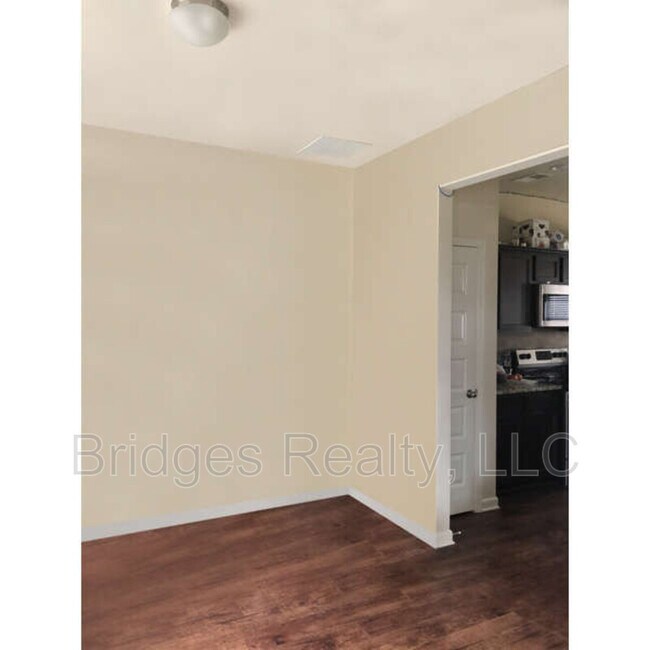 Foto del edificio - 304 Clover Park Ln