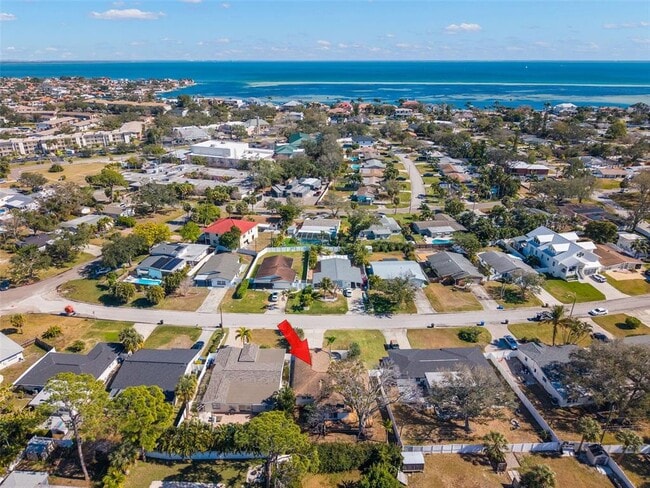 Building Photo - 4426 Helena St NE