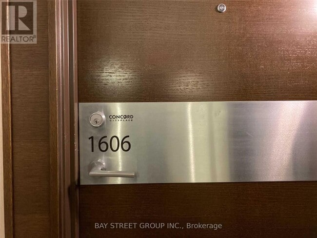 Photo du bâtiment - 21 Iceboat Terr