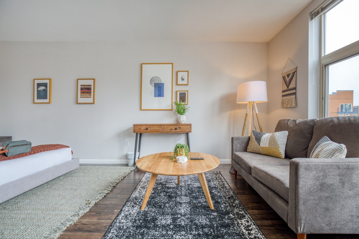 Foto principal - 2324 1st Ave
