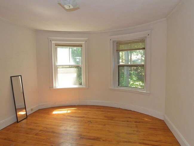 Building Photo - 185 Winthrop Rd