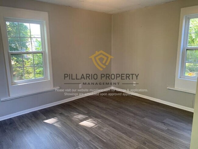 Foto del edificio - 1017 W 33rd St