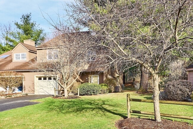 Building Photo - 1105 Ridgefield Cir