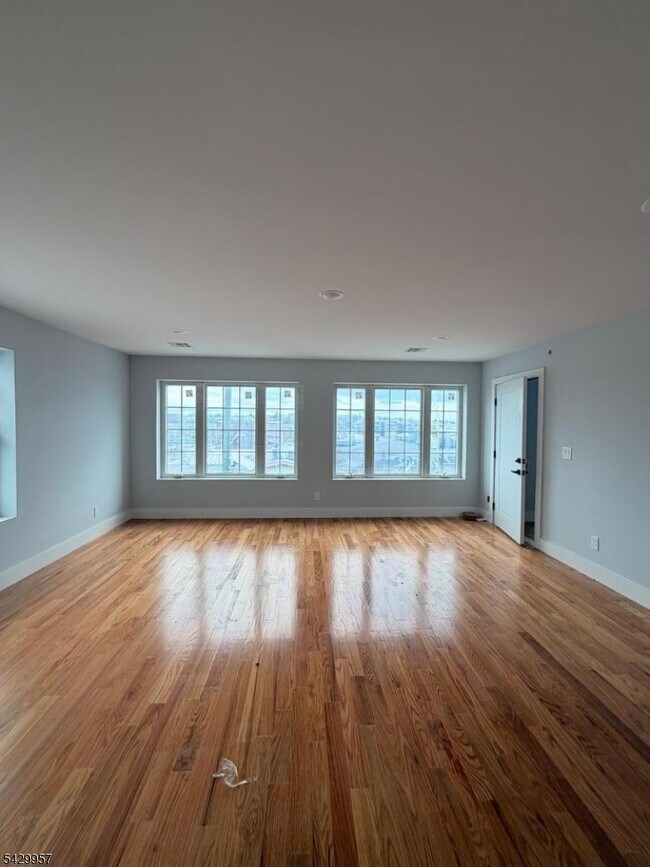 Foto del edificio - 129 Mt Pleasant Ave