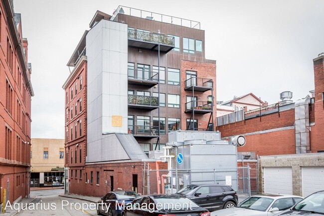 Building Photo - 1 br, 1.5 bath House - 547A Congress Stree...