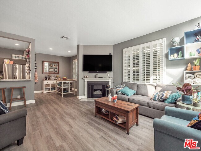 Profile Pic - 433 E Tamarack Ave