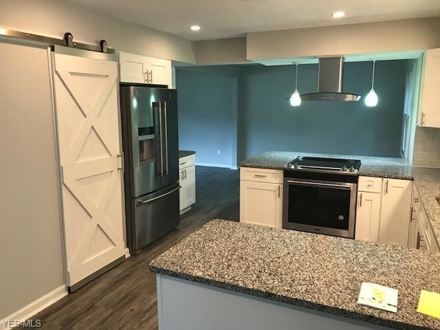 Building Photo - 264 Pickwick Dr