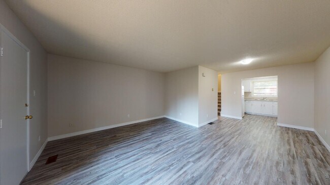 Building Photo - SPACIOUS THREE BEDROOM IN BEAUTIFUL BYRON