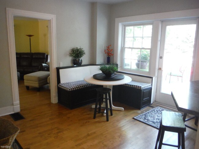 Building Photo - 5 br, 2 bath Duplex - 6235 Oakland Dr