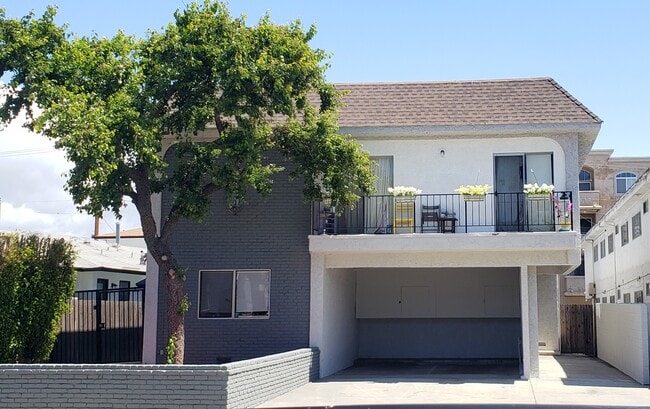 Building Photo - 3706 Mentone Ave