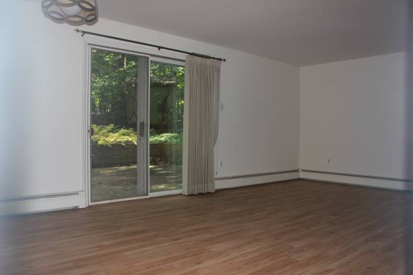 Foto del edificio - 734 Trephanny Ln