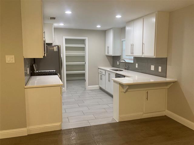 Foto del edificio - 518 Burnwood Dr