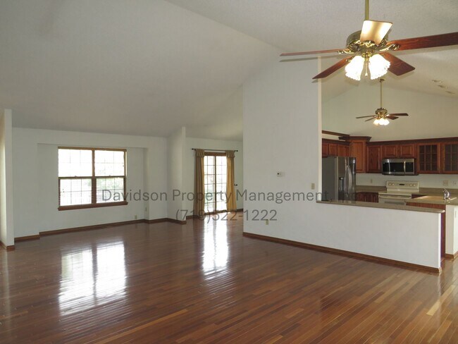 Foto del edificio - Stunning 4 Bedroom House in West Colorado ...