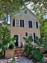 Building Photo - 206 E Howry Ave