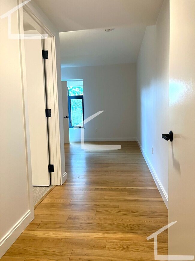 Building Photo - Avl NOW! No fee! New const. 2BR/2BA near P...