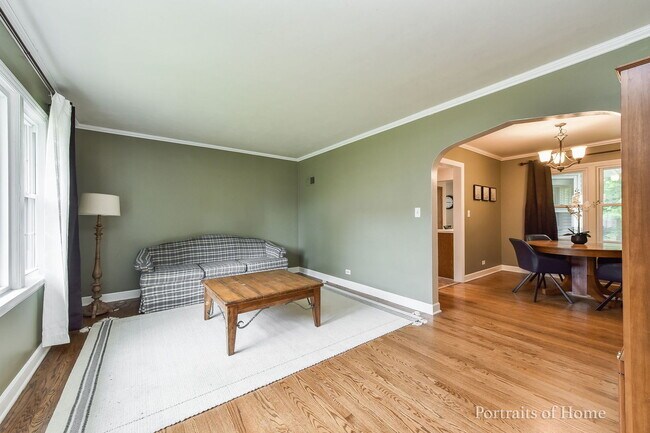 Building Photo - 602 N President St