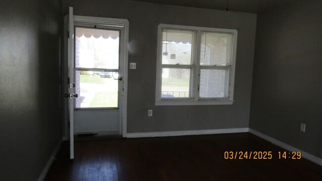Building Photo - New listing! Pet Friendly